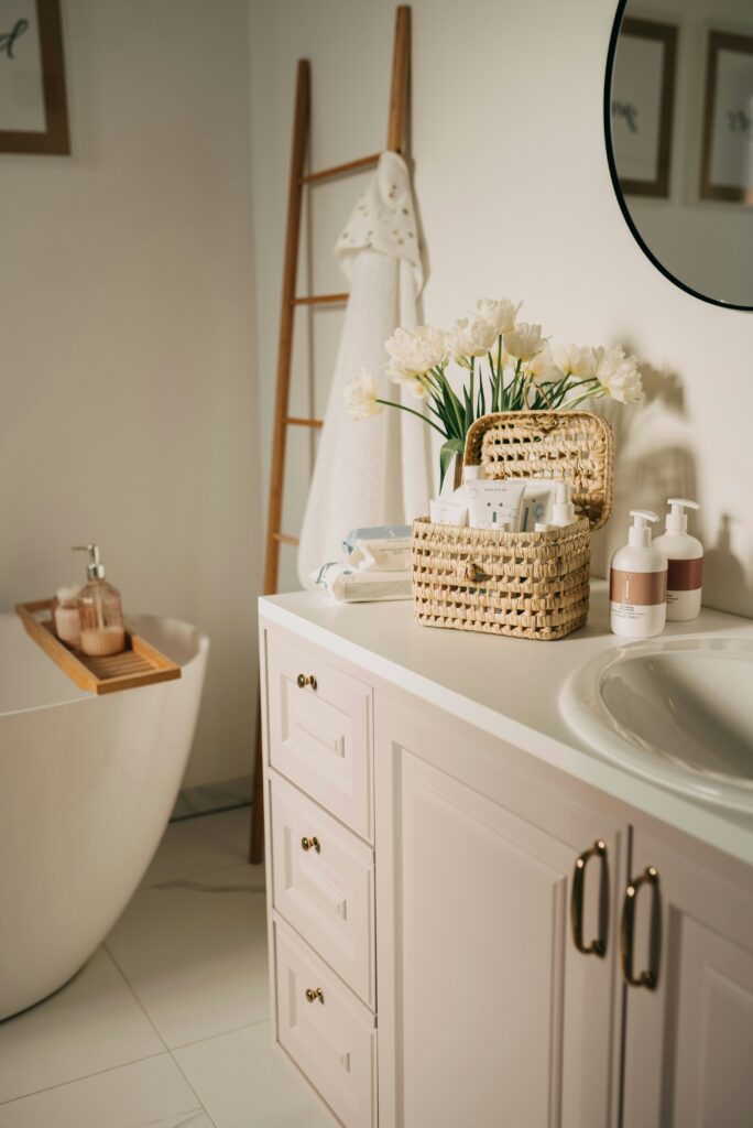 claw bathtub with bathtub wood tray